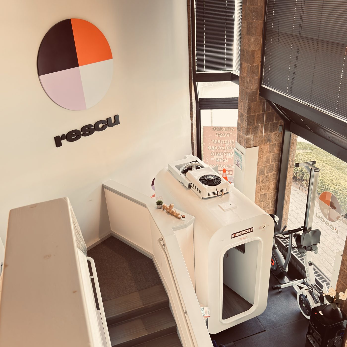 Hyperbaric oxygen chamber at Rescu Wellness