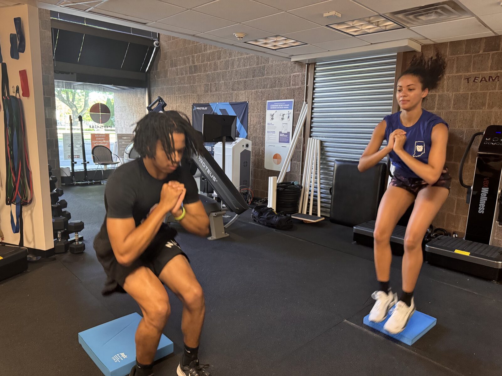 Stability and mobility training at the Rescu Performance floor